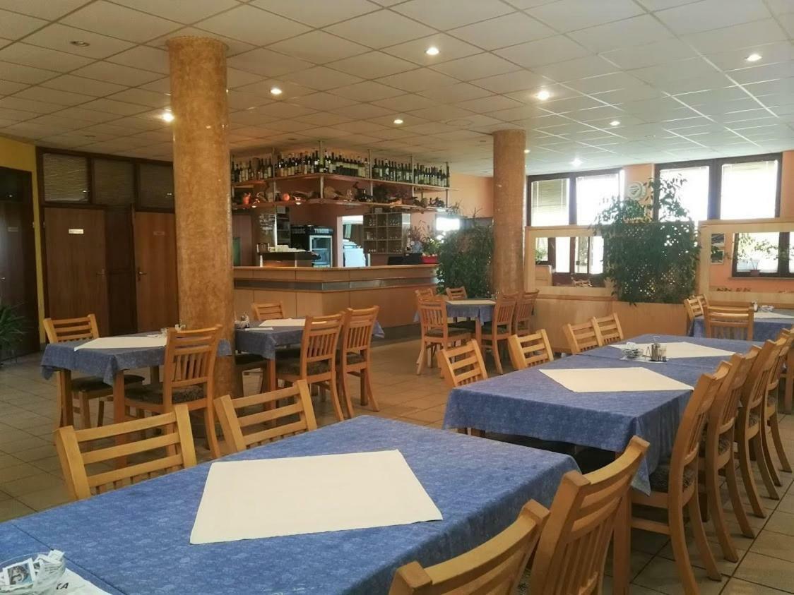 Hotel Kavana I Sobe Monika Grabrovnik Zewnętrze zdjęcie